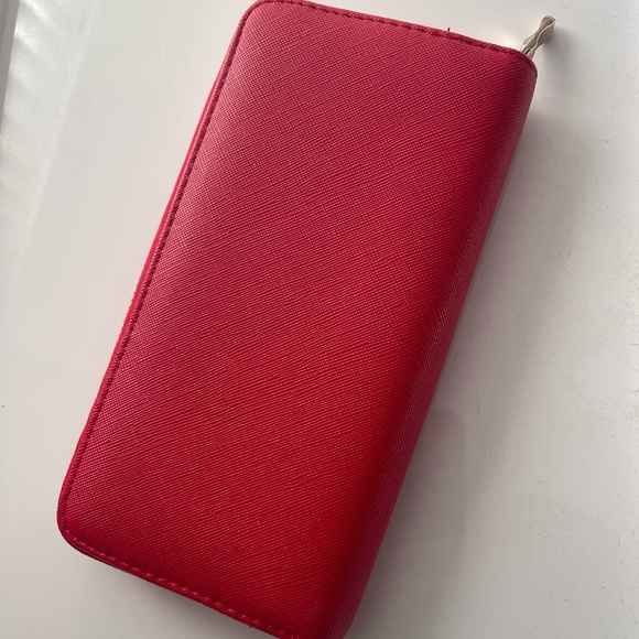 Red Studded wallet - Picture 2 of 5